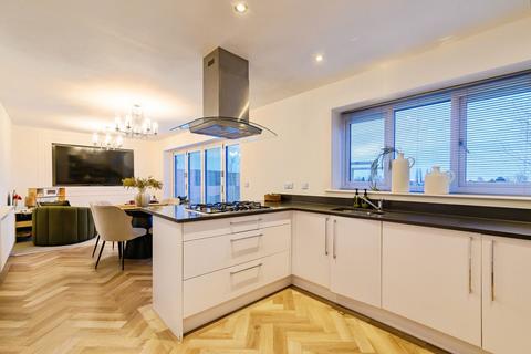 4 bedroom detached house for sale, Hewlett Way, Westhoughton, Bolton, Greater Manchester, BL5