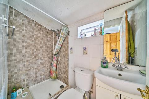 undefined, Pearcroft Road, London, E11
