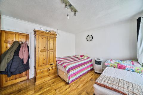 undefined, Pearcroft Road, London, E11