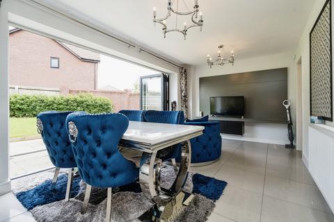 4 bedroom detached house for sale, Hewlett Way, Westhoughton, Bolton, Greater Manchester, BL5