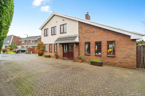 4 bedroom detached house for sale, Bank Side, Westhoughton, Bolton, Greater Manchester, BL5