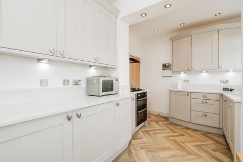 4 bedroom semi-detached house for sale, Bolton Road, Westhoughton, Bolton, Greater Manchester, BL5