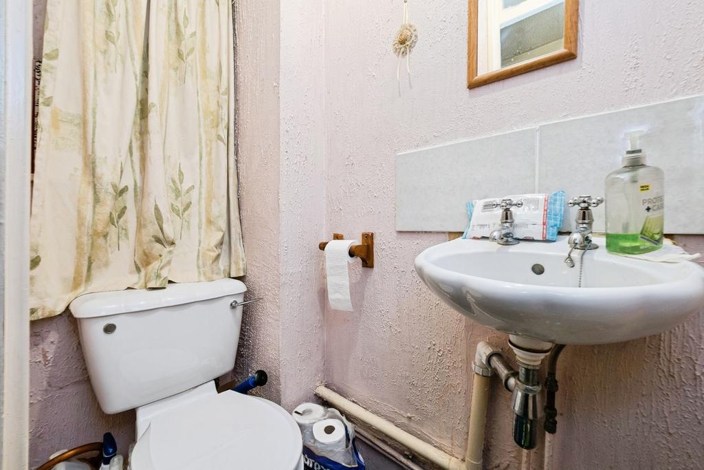 Grounf Floor Wc