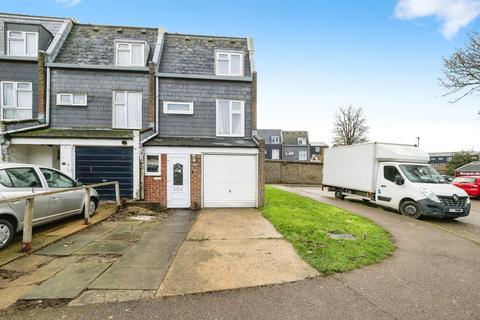 3 bedroom house for sale, Saladin Drive, PURFLEET-ON-THAMES, Essex, RM19