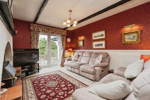 4 bedroom detached house for sale, Chorley Road, Westhoughton, Bolton, Greater Manchester, BL5