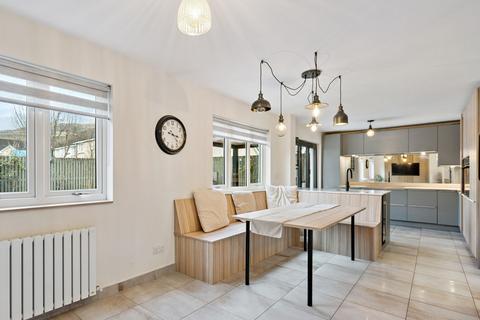 undefined, Pine Crescent, Menstrie, FK11