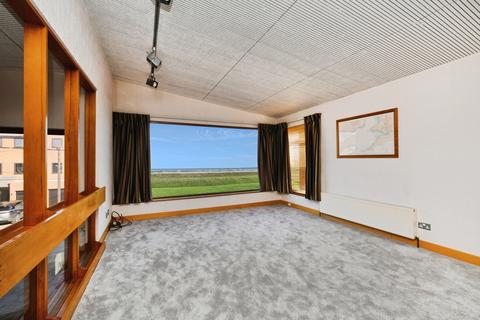 5 bedroom detached house for sale, Beveland Road, Canvey Island, Essex, SS8