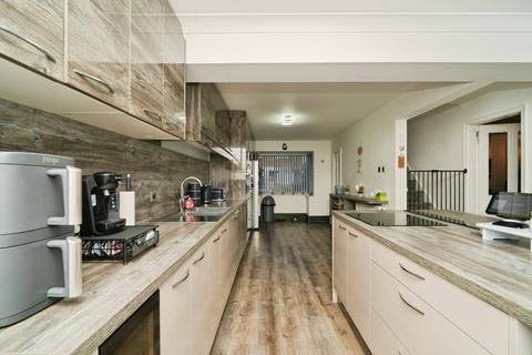 4 bedroom detached house for sale, Dale Lee, Westhoughton, Bolton, Greater Manchester, BL5