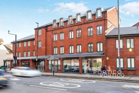 Studio to rent, Romford Road, London, E15