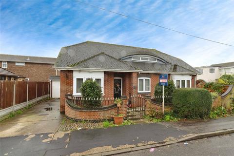 4 bedroom bungalow for sale, Beverley Avenue, CANVEY ISLAND, Essex, SS8