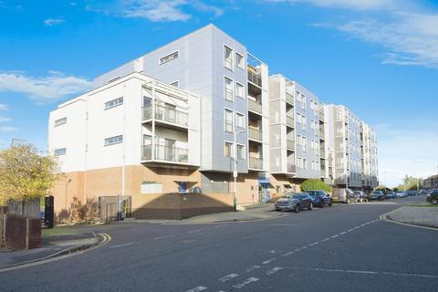 1 bedroom flat for sale, Sunflower Court, Lower Mardyke Avenue, Rainham, Greater London, RM13
