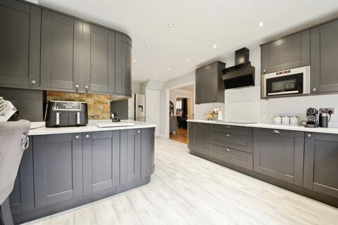 4 bedroom detached house for sale, Carlisle Road, ROMFORD, Essex, RM1