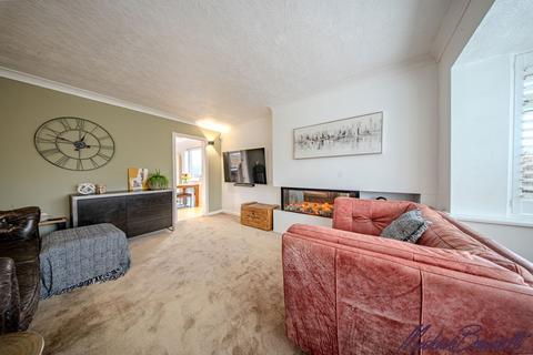 3 bedroom detached house for sale, Reevy Drive, Bradford BD6