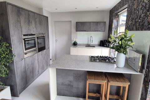 3 bedroom detached house for sale, Reevy Drive, Bradford BD6