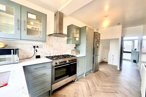 3 bedroom semi-detached house for sale, Latham Avenue, Runcorn, Cheshire, WA7
