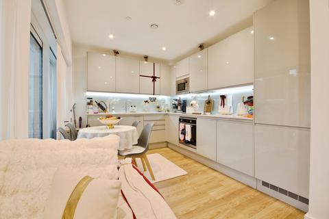 1 bedroom flat for sale, South Street, Romford, RM1