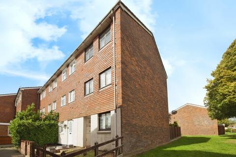3 bedroom end of terrace house for sale, Hitchin Close, Romford, RM3