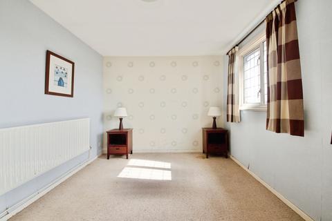 3 bedroom end of terrace house for sale, Hitchin Close, Romford, RM3