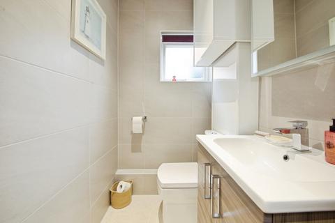 1 bedroom flat for sale, North Street, ROMFORD, Essex, RM1