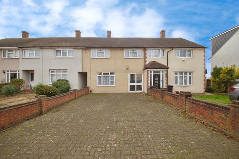 Cricklade Avenue, Romford, RM3