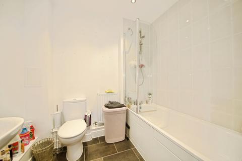 1 bedroom flat for sale, Wave Court, Maxwell Road, Romford, RM7