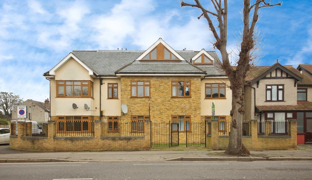 2 bedroom flat for sale
