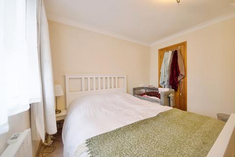 1 bedroom flat for sale, Milton Court, Cross Road, Chadwell Heath, Romford, RM6