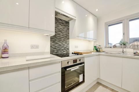 1 bedroom flat for sale, Vignoles Road, Romford, RM7