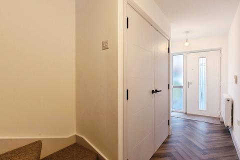 3 bedroom semi-detached house for sale, Cranleigh Drive, Leigh-on-Sea, Essex, SS9