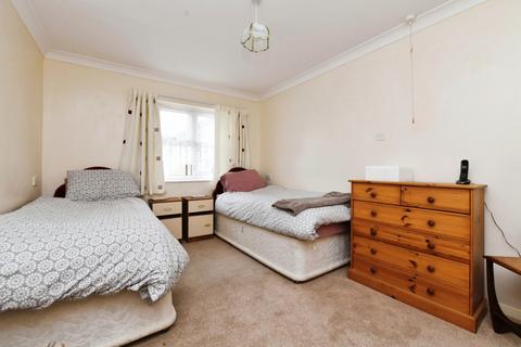 1 bedroom flat for sale, Old Rectory Court, Southchurch Rectory Chase, Southend-On-Sea, Essex, SS2