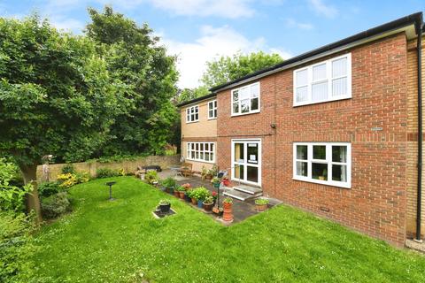 1 bedroom flat for sale, Old Rectory Court, Southchurch Rectory Chase, Southend-On-Sea, Essex, SS2