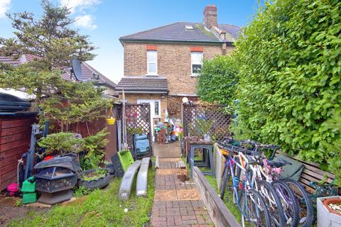 3 bedroom semi-detached house for sale, Honiton Road, Southend-on-Sea, Essex, SS1