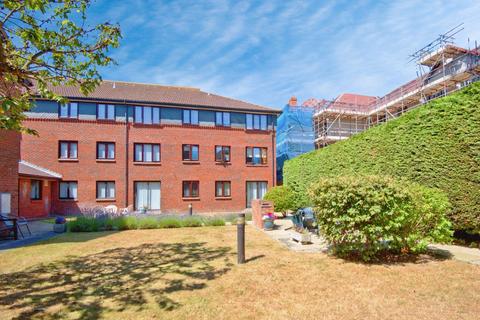 1 bedroom flat for sale, Imperial Avenue, WESTCLIFF-ON-SEA, Essex, SS0