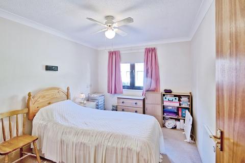 1 bedroom flat for sale, Imperial Avenue, WESTCLIFF-ON-SEA, Essex, SS0