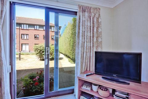 1 bedroom flat for sale, Imperial Avenue, WESTCLIFF-ON-SEA, Essex, SS0