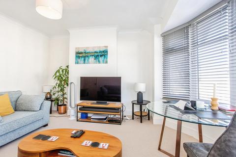 1 bedroom flat for sale, Southsea Avenue, LEIGH-ON-SEA, Essex, SS9