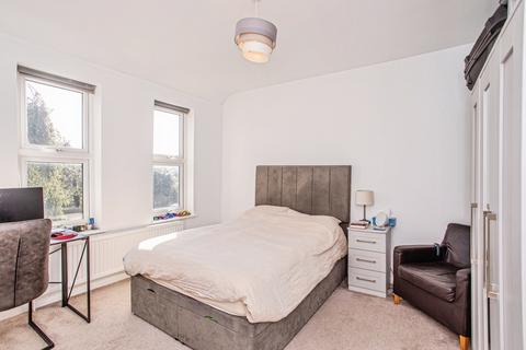 1 bedroom flat for sale, Southsea Avenue, LEIGH-ON-SEA, Essex, SS9