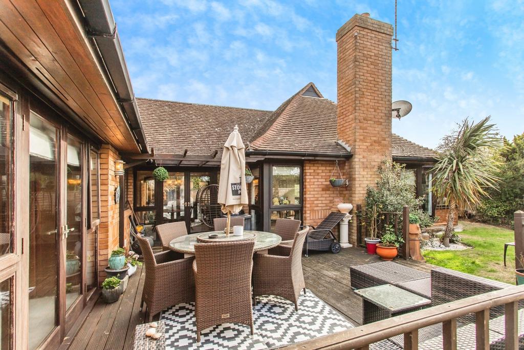 Decked Patio/Garden