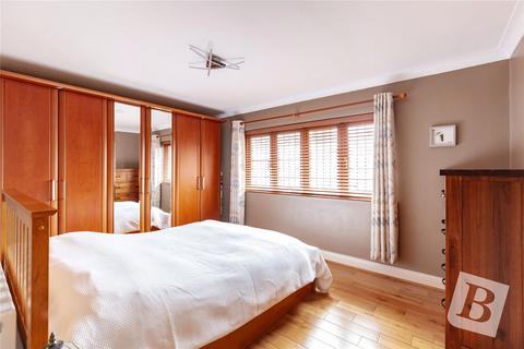 3 bedroom end of terrace house for sale, Wedlake Close, Hornchurch, RM11