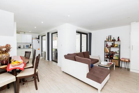 3 bedroom flat for sale, Grange Road, London, E13