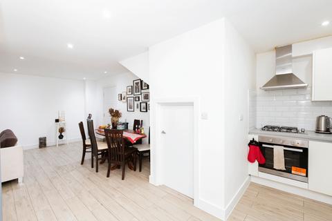 3 bedroom flat for sale, Grange Road, London, E13