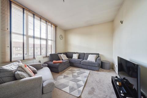 2 bedroom flat for sale, Howards Road, London, E13