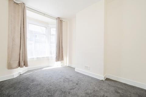 3 bedroom terraced house for sale, Hollybush Street, London, E13