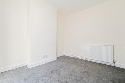 3 bedroom terraced house for sale, Hollybush Street, London, E13