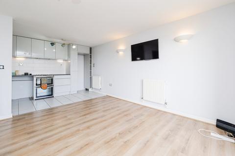2 bedroom flat for sale, Flint Close, London, E15