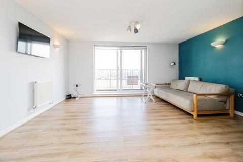 2 bedroom flat for sale, Flint Close, London, E15