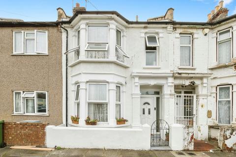 3 bedroom terraced house for sale, Cheshunt Road, London, E7