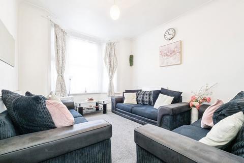 3 bedroom terraced house for sale, Cheshunt Road, London, E7