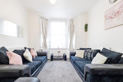 3 bedroom terraced house for sale, Cheshunt Road, London, E7