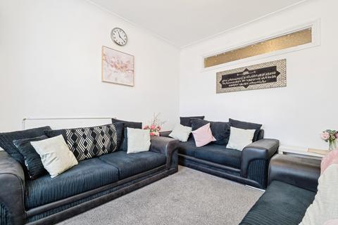 3 bedroom terraced house for sale, Cheshunt Road, London, E7
